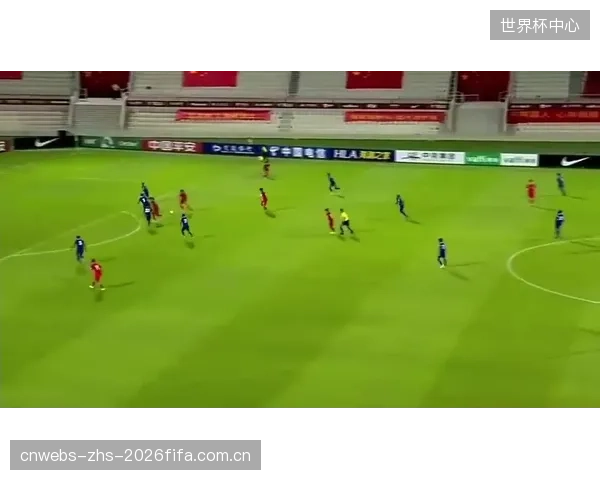 奥尔莫的战术多面性赋予前场极大灵活性，他将在中路和边路切换角色串联进攻。